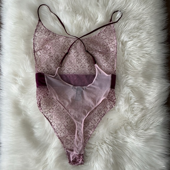 Victoria Secret Lace Burgundy Bodysuit Satin Waistband No Snap Size Small - Picture 6 of 7